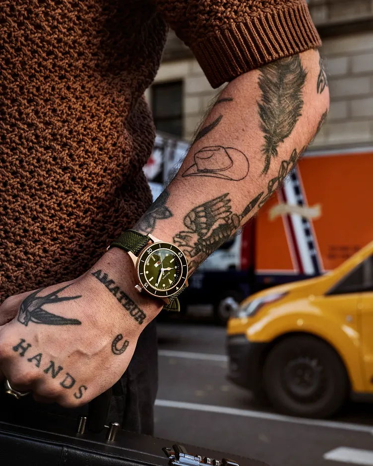 Green Dial CORDURA® + HNBR Strap MIL SHIPS 98A324 | Bulova Green Dial CORDURA® + HNBR Strap MIL SHIPS 98A324 | Bulova